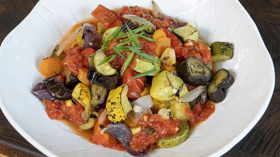 Кассероль из летних овощей: яркое блюдо, которое удивит вас