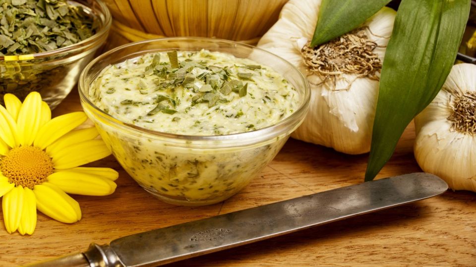 Этот соус преобразит любое надоевшее блюдо: готовится меньше минуты