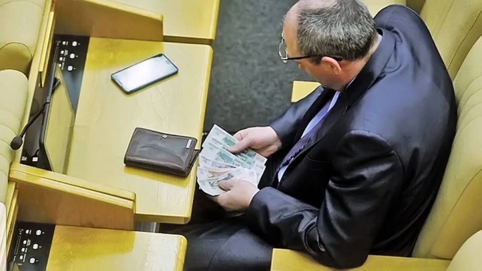 Наблюдательность в кадре и тишина зала: как меняется съемка пленарки