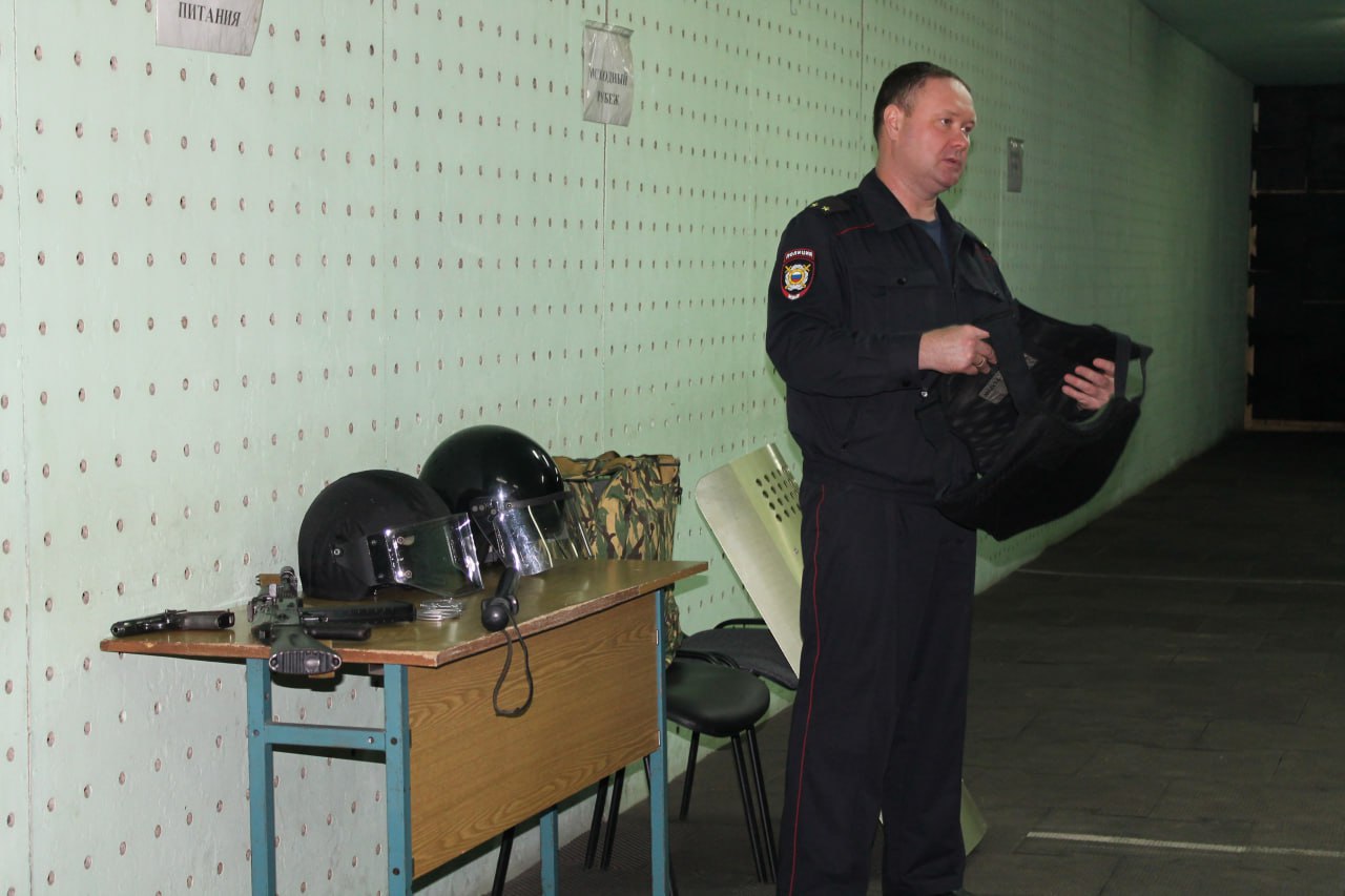 В ОМВД России «Никольский» состоялась профориентационная встреча со школьниками В ОМВД России «Никольский» состоялась профориентационная встреча со школьниками