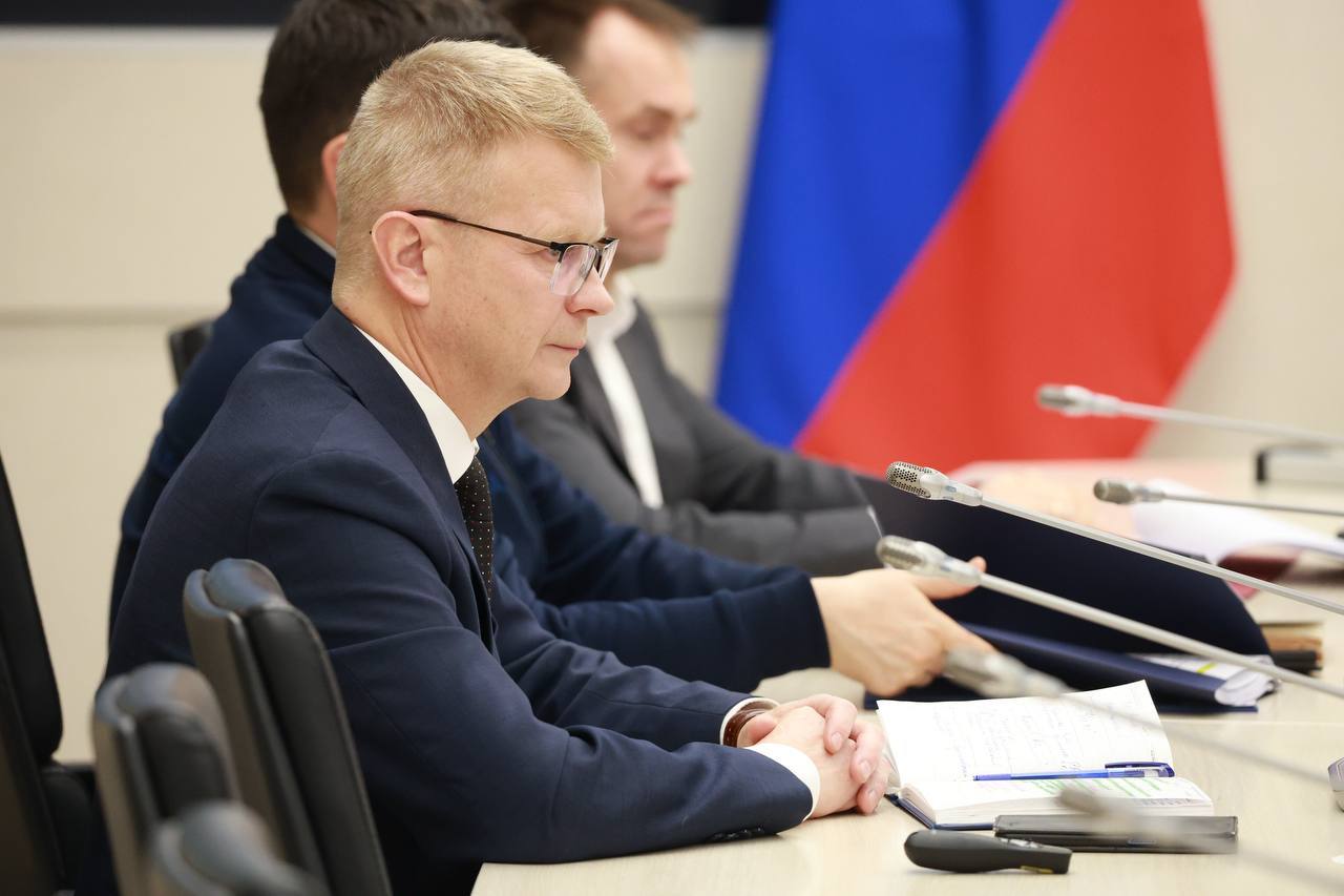 Губернатор провел совещание, на котором главы Вологды, Череповца и Великоустюгского округа отчитались о ходе работ по подготовке к юбилеям 2027 года Губернатор провел совещание, на котором главы Вологды, Череповца и Великоустюгского округа отчитались о ходе работ по подготовке к юбилеям 2027 года