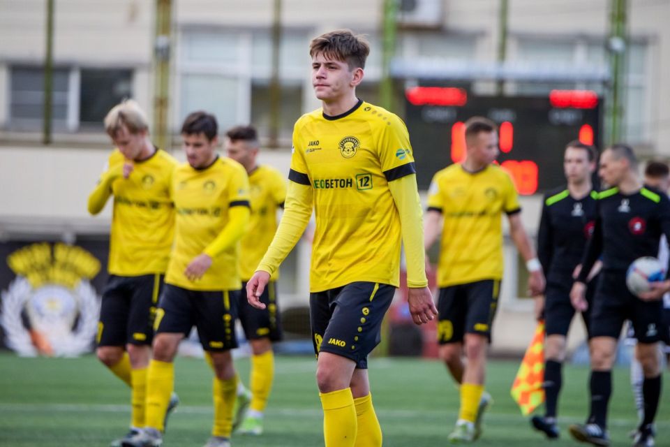 Футбольный клуб «Череповец» сыграл сегодня на домашнем поле вничью - 1:1 с одним из аутсайдеров Группы « Второй лиги Б – командой «Енисей-2»