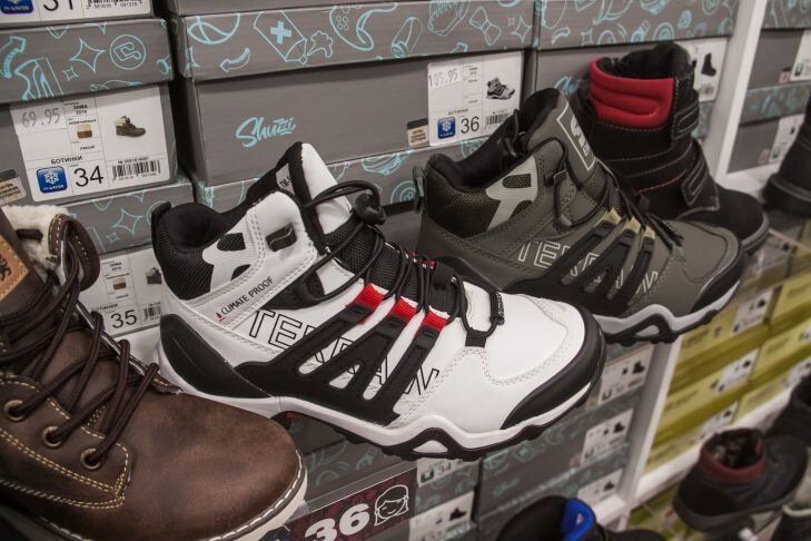 Как вернуть белый цвет подошве спортивной обуви в домашних условиях: лайфхак для хозяек