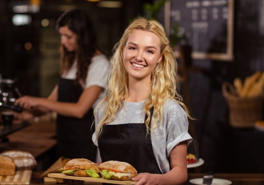 Как ужин в провинции стал настоящим испытанием: неожиданный флирт в кафе