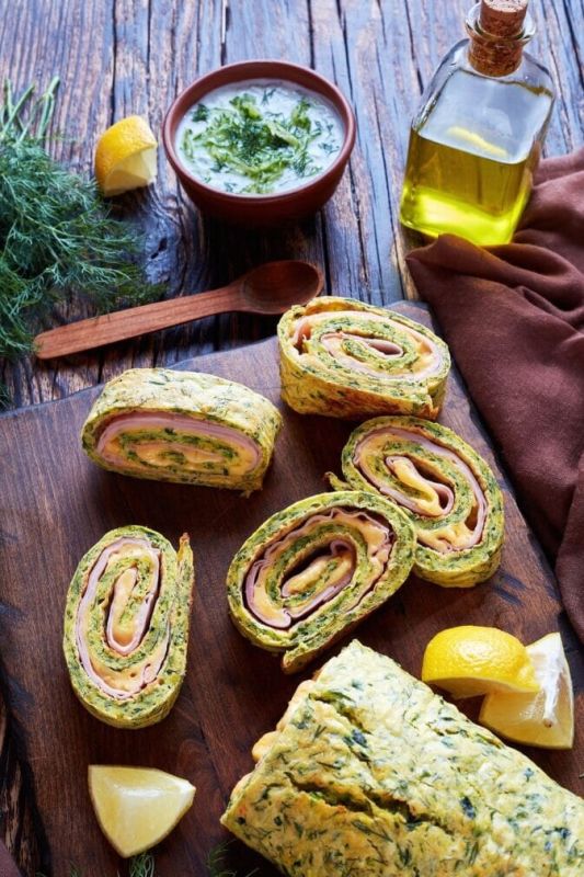 Кулинарный хит: рулет из кабачка с сыром и ветчиной для здоровья и удовольствия