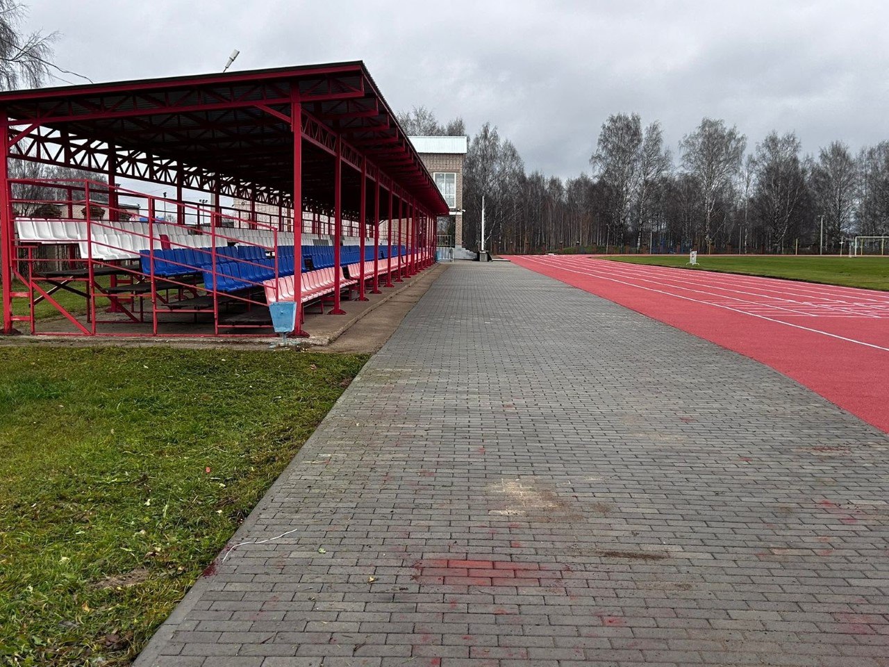 Стадион «Спартак» в Великом Устюге уже принимает спортсменов Стадион «Спартак» в Великом Устюге уже принимает спортсменов