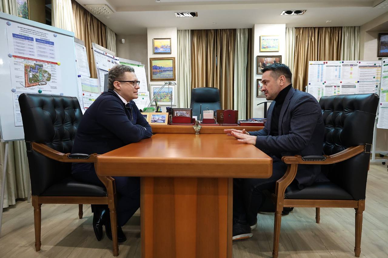 Глава региона Георгий Филимонов встретился с заслуженным мастером спорта по дзюдо и мастером спорта по самбо Дмитрием Юрьевичем Носовым Глава региона Георгий Филимонов встретился с заслуженным мастером спорта по дзюдо и мастером спорта по самбо Дмитрием Юрьевичем Носовым