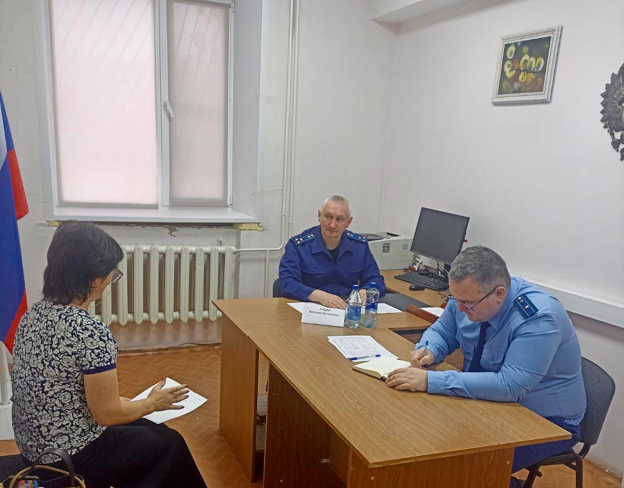 Заместитель прокурора области Виталий Пацан провел личный прием жителей Верховажского округа Заместитель прокурора области Виталий Пацан провел личный прием жителей Верховажского округа