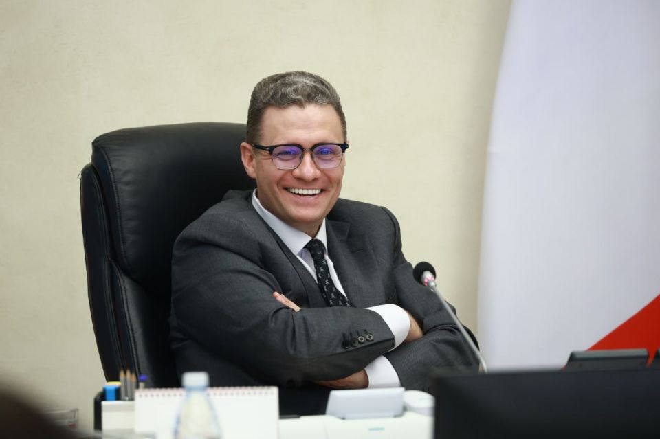    : 63,8%   ,     44-  9-   