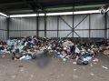Мертвый мужчина выпал из мусоровоза при выгрузке отходов на полигоне