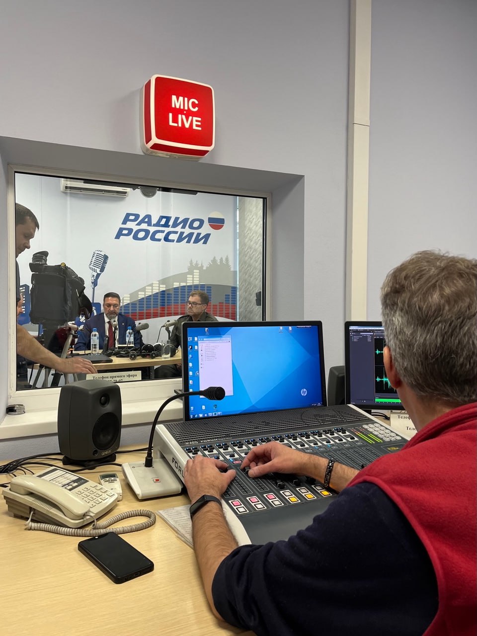 В студии «Радио России» сразу два крутых гостя