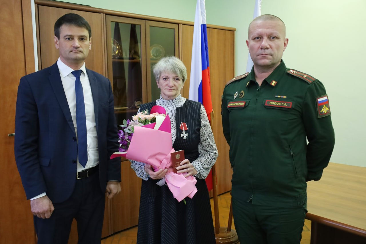 Уроженец деревни Иванов Бор Кирилл Ганичев был посмертно награжден за героизм и самоотверженность, проявленные при исполнении воинского долга