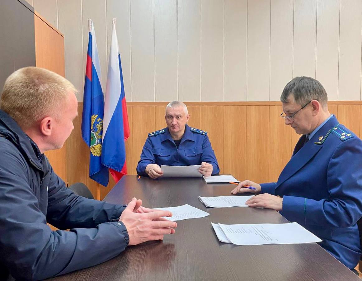 Заместитель прокурора области Виталий Пацан провел личный прием жителей Сокольского округа Заместитель прокурора области Виталий Пацан провел личный прием жителей Сокольского округа