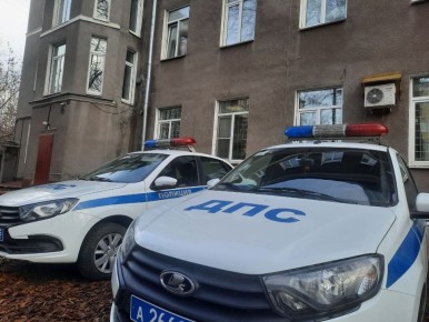 На имя начальника УМВД России по Вологодской области генерал-майора полиции Павла Серова пришло благодарственное письмо со словами признательности инспекторам ДПС ОМВД России «Череповецкий» Григорию Цветкову и Игорю Санарову...