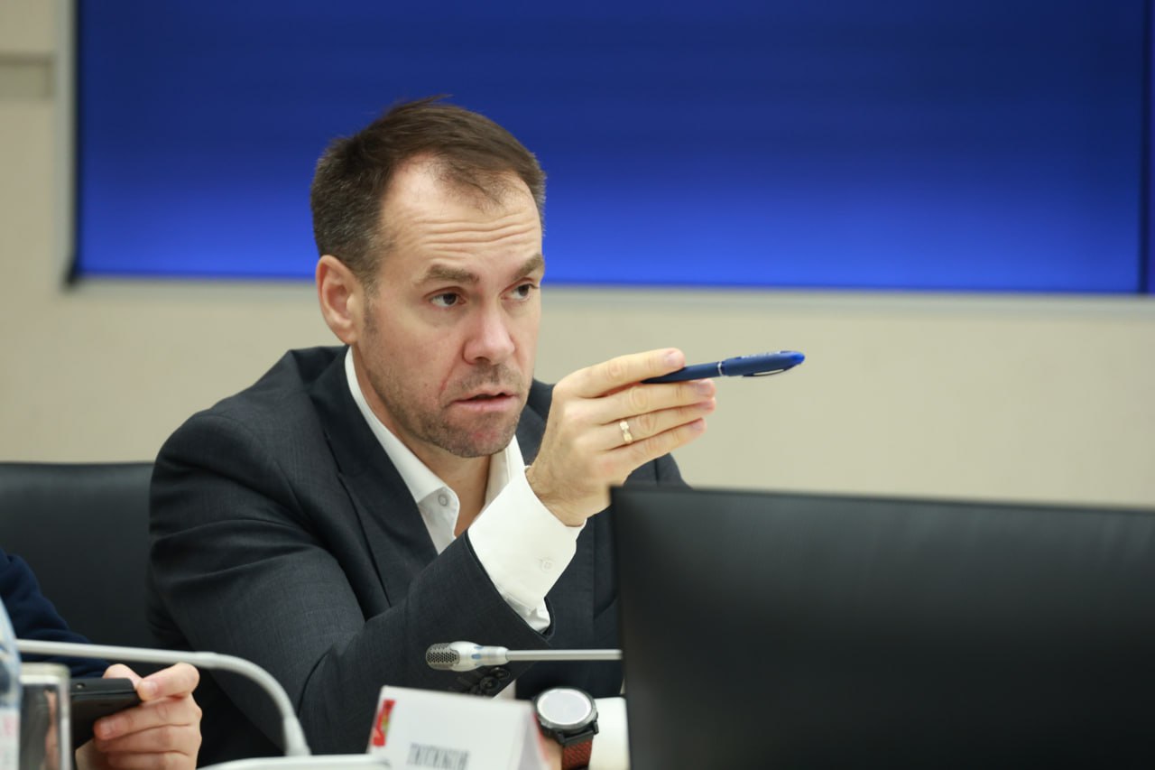 Губернатор Георгий Филимонов провел совещание по вопросам рождаемости и действию мер поддержки семей Губернатор Георгий Филимонов провел совещание по вопросам рождаемости и действию мер поддержки семей