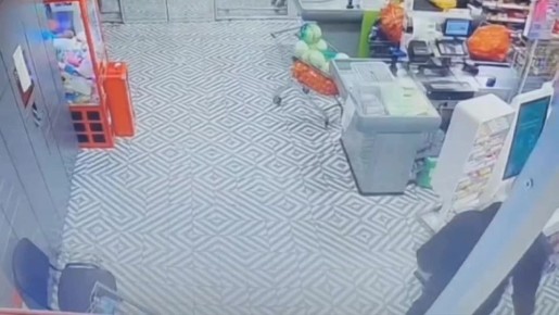 В полицию Череповца поступило сообщение о хищении алкоголя из торговой точки на проспекте Победы в Заягорбском районе города