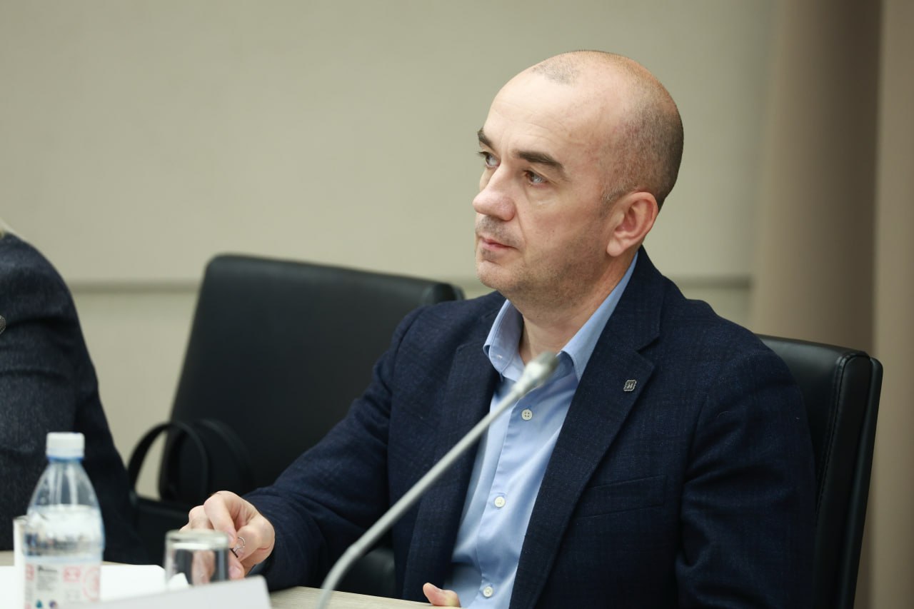 Губернатор Георгий Филимонов провел совещание по вопросам рождаемости и действию мер поддержки семей Губернатор Георгий Филимонов провел совещание по вопросам рождаемости и действию мер поддержки семей