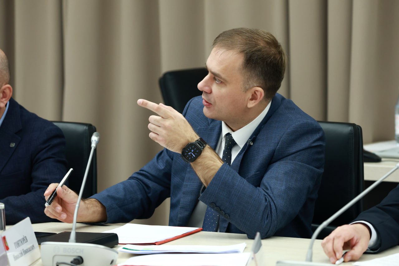 Губернатор Георгий Филимонов провел совещание по вопросам рождаемости и действию мер поддержки семей Губернатор Георгий Филимонов провел совещание по вопросам рождаемости и действию мер поддержки семей