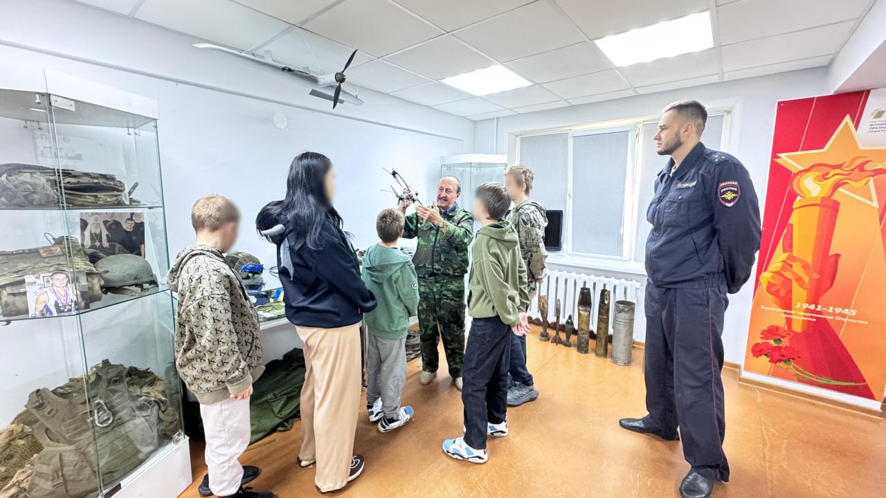 В Вологодской области воспитанники ЦВСНП побывали на экскурсии в Доме «Юнармии»