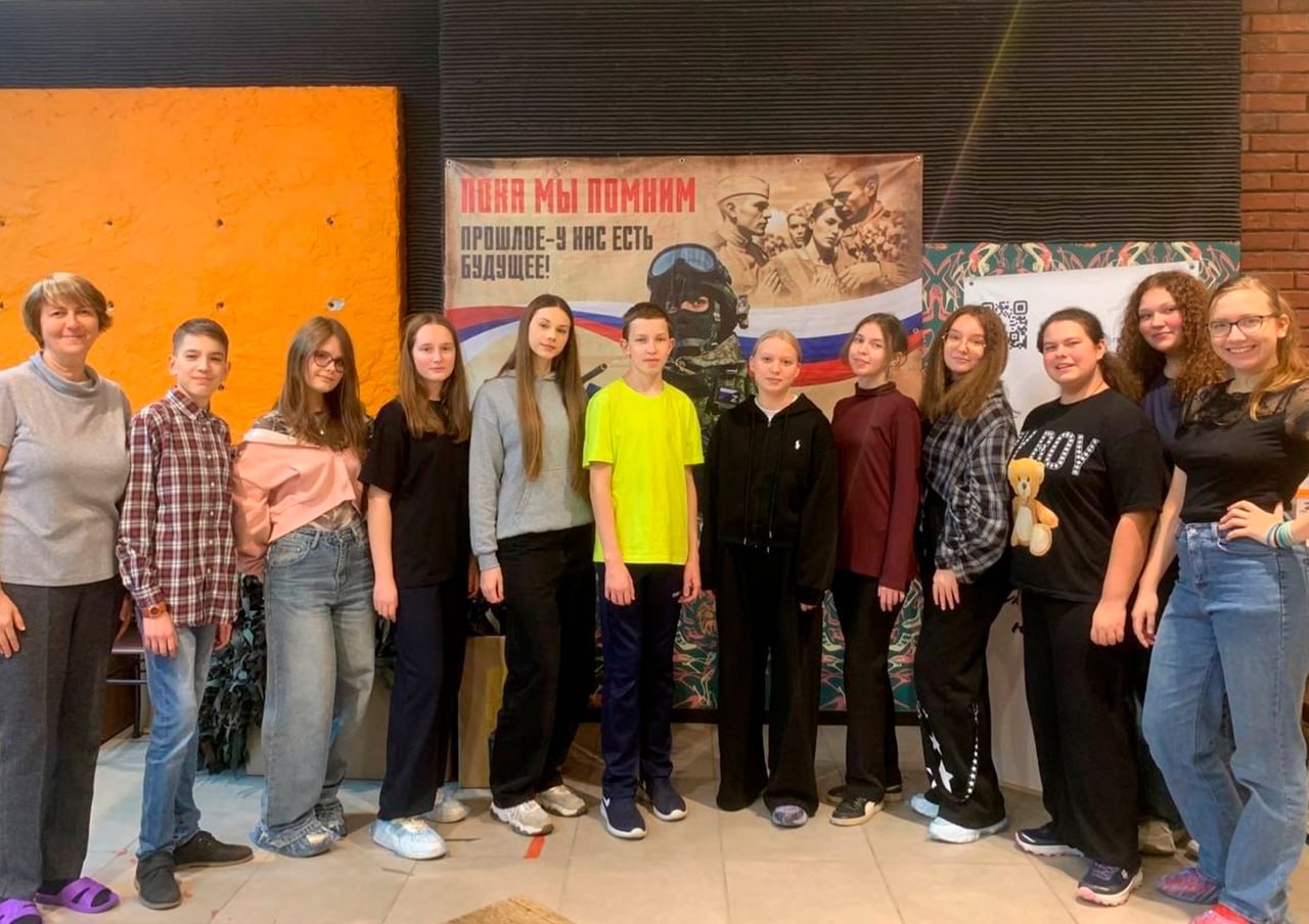 Вологодские волонтёры подготовили маскировочные сети для бойцов на передовой