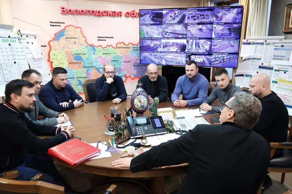 Губернатор Вологодской области Георгий Филимонов провёл рабочую встречу с командой, благодаря которой удалось создать памятник Ивану IV Грозному Губернатор Вологодской области Георгий Филимонов провёл рабочую встречу с командой, благодаря которой удалось создать памятник Ивану IV Грозному