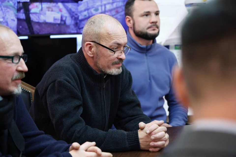 Губернатор Вологодской области Георгий Филимонов провёл рабочую встречу с командой, благодаря которой удалось создать памятник Ивану IV Грозному Губернатор Вологодской области Георгий Филимонов провёл рабочую встречу с командой, благодаря которой удалось создать памятник Ивану IV Грозному