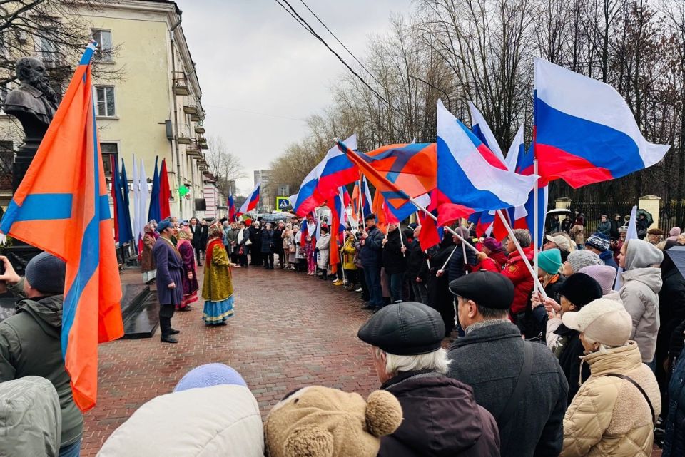 В Череповце открыли обновленный сквер имени Верещагина
