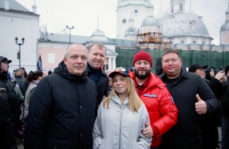 Депутаты областного парламента приняли участие в торжественных мероприятиях, посвященных Дню народного единства Депутаты областного парламента приняли участие в торжественных мероприятиях, посвященных Дню народного единства