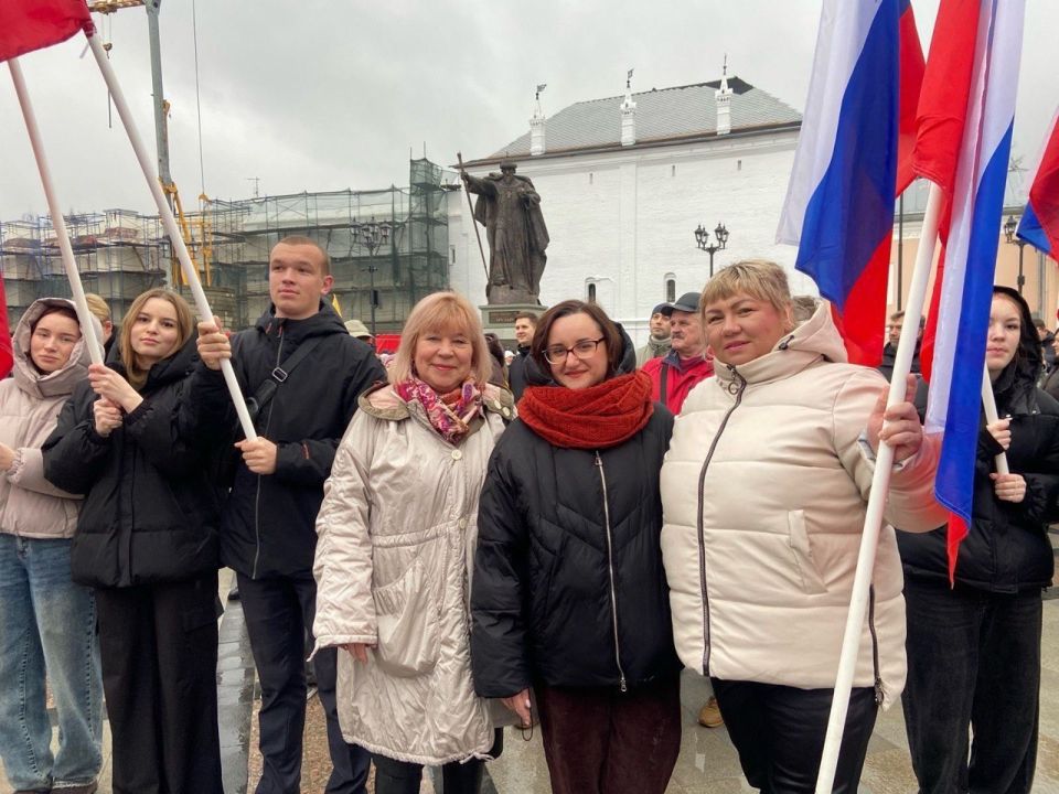 Депутаты областного парламента приняли участие в торжественных мероприятиях, посвященных Дню народного единства Депутаты областного парламента приняли участие в торжественных мероприятиях, посвященных Дню народного единства