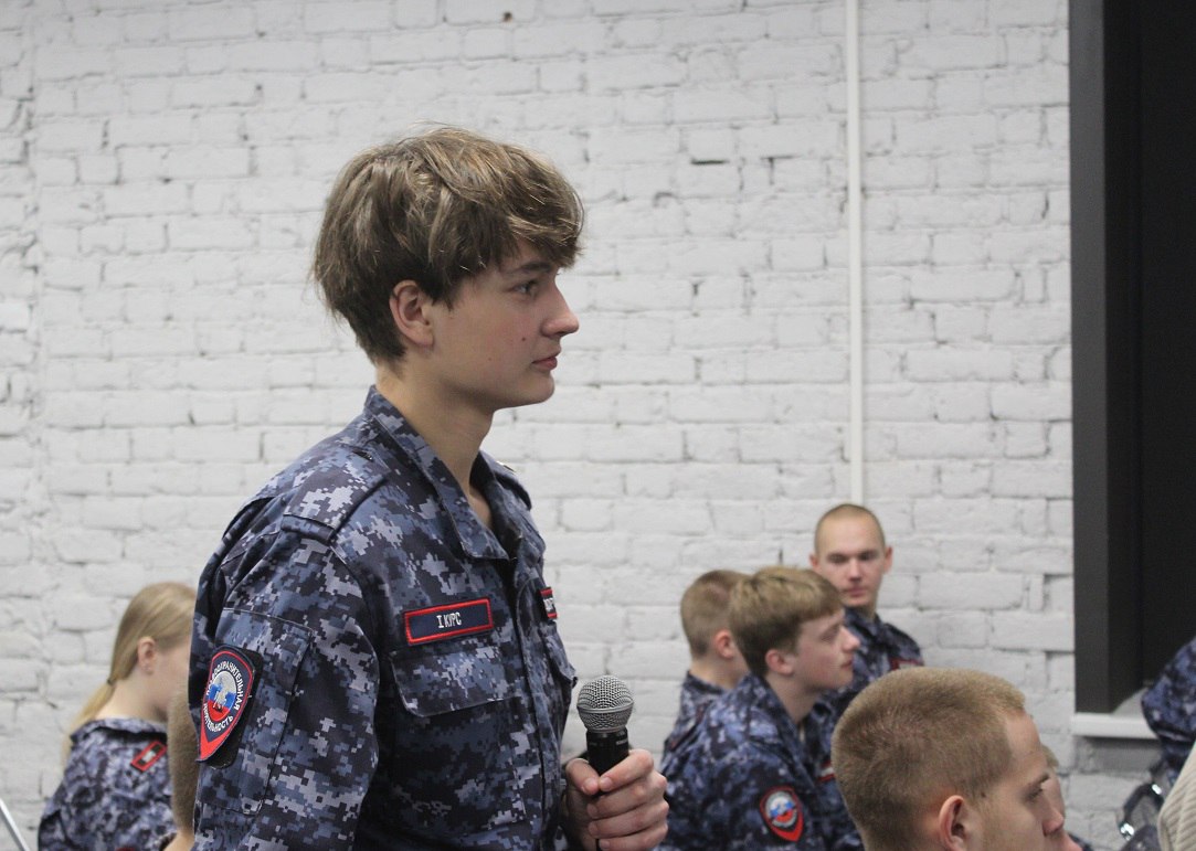 Сегодня в зале постоянно действующей экспозиции «Музей истории вологодской полиции» состоялась очередная встреча в рамках проекта «Прямой диалог» Сегодня в зале постоянно действующей экспозиции «Музей истории вологодской полиции» состоялась очередная встреча в рамках проекта «Прямой диалог»