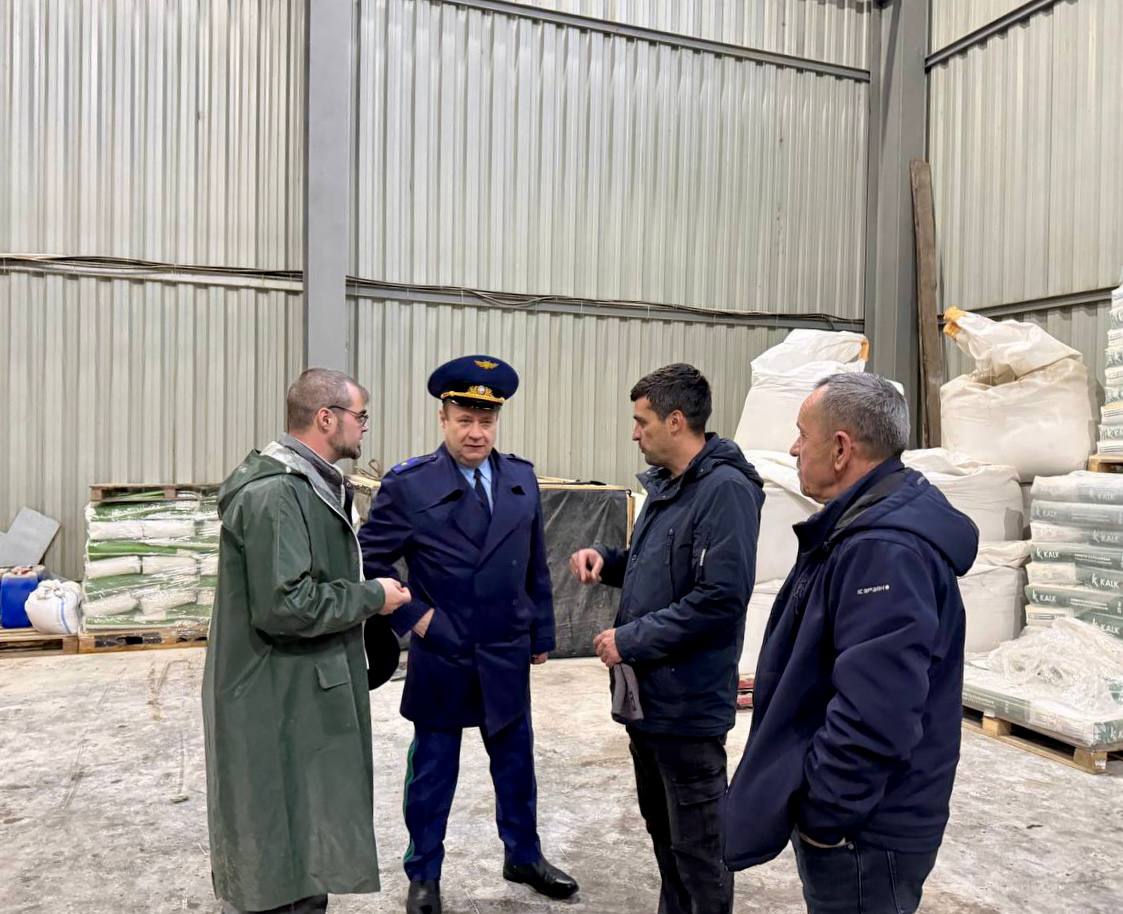 Прокурор Вологодской области Андрей Тимошичев посетил ПАО Племзавод «Заря» в Грязовецком округе Прокурор Вологодской области Андрей Тимошичев посетил ПАО Племзавод «Заря» в Грязовецком округе