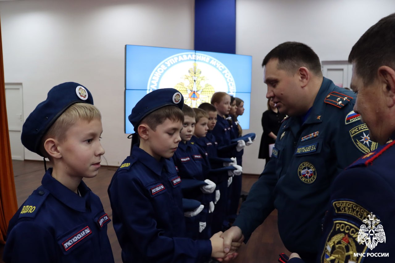 Кадетское братство: торжественное посвящение и первые погоны Кадетское братство: торжественное посвящение и первые погоны