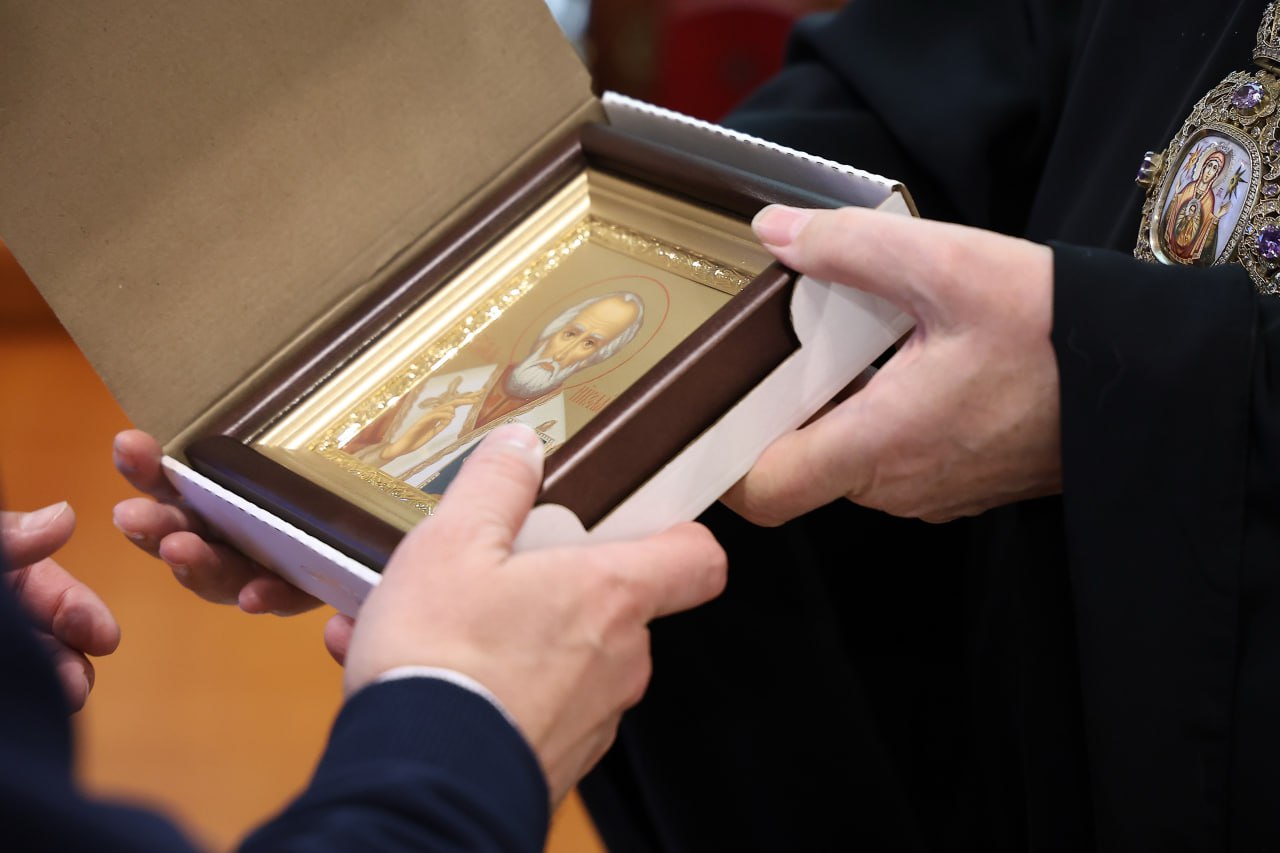 Губернатор Георгий Филимонов провел рабочую встречу с Епископом Великоустюжским и Тотемским Фотием, поблагодарив его за активное участие в сохранении духовного наследия региона