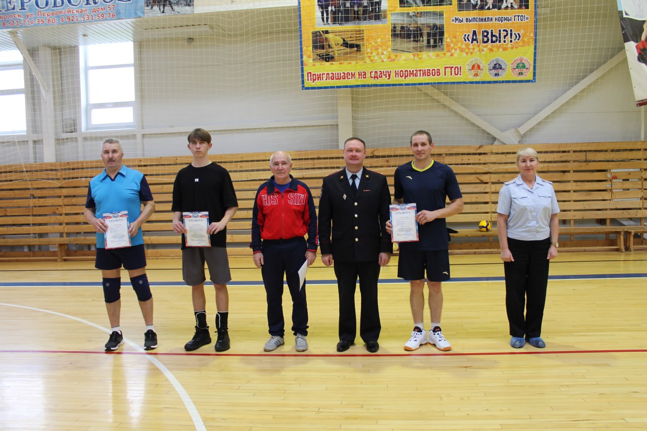 На базе Никольского ФОКа состоялся товарищеский матч по волейболу «Связь поколений», приуроченный к празднованию Дня сотрудника органов внутренних дел Российской Федерации На базе Никольского ФОКа состоялся товарищеский матч по волейболу «Связь поколений», приуроченный к празднованию Дня сотрудника органов внутренних дел Российской Федерации