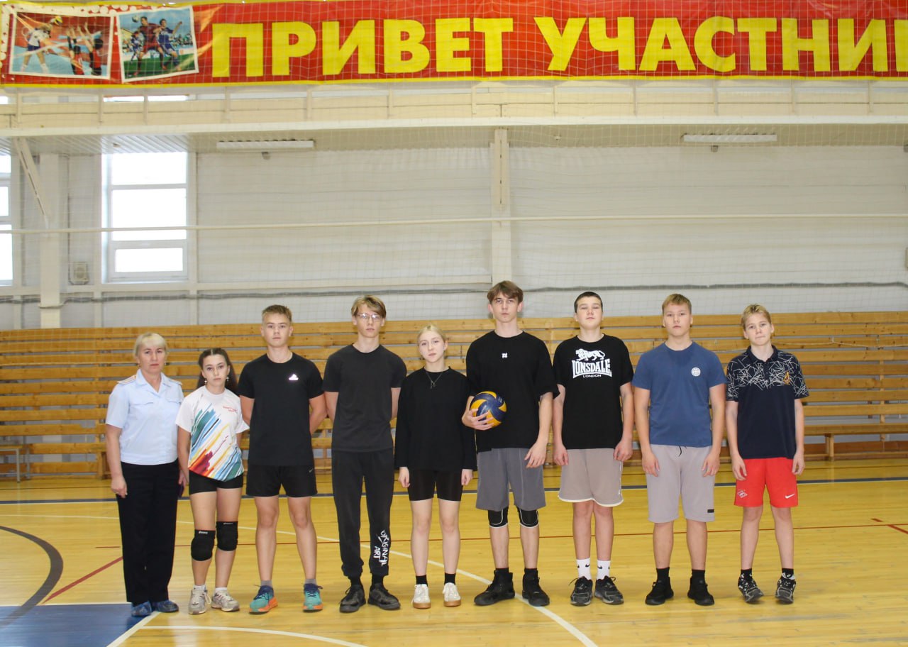 На базе Никольского ФОКа состоялся товарищеский матч по волейболу «Связь поколений», приуроченный к празднованию Дня сотрудника органов внутренних дел Российской Федерации На базе Никольского ФОКа состоялся товарищеский матч по волейболу «Связь поколений», приуроченный к празднованию Дня сотрудника органов внутренних дел Российской Федерации