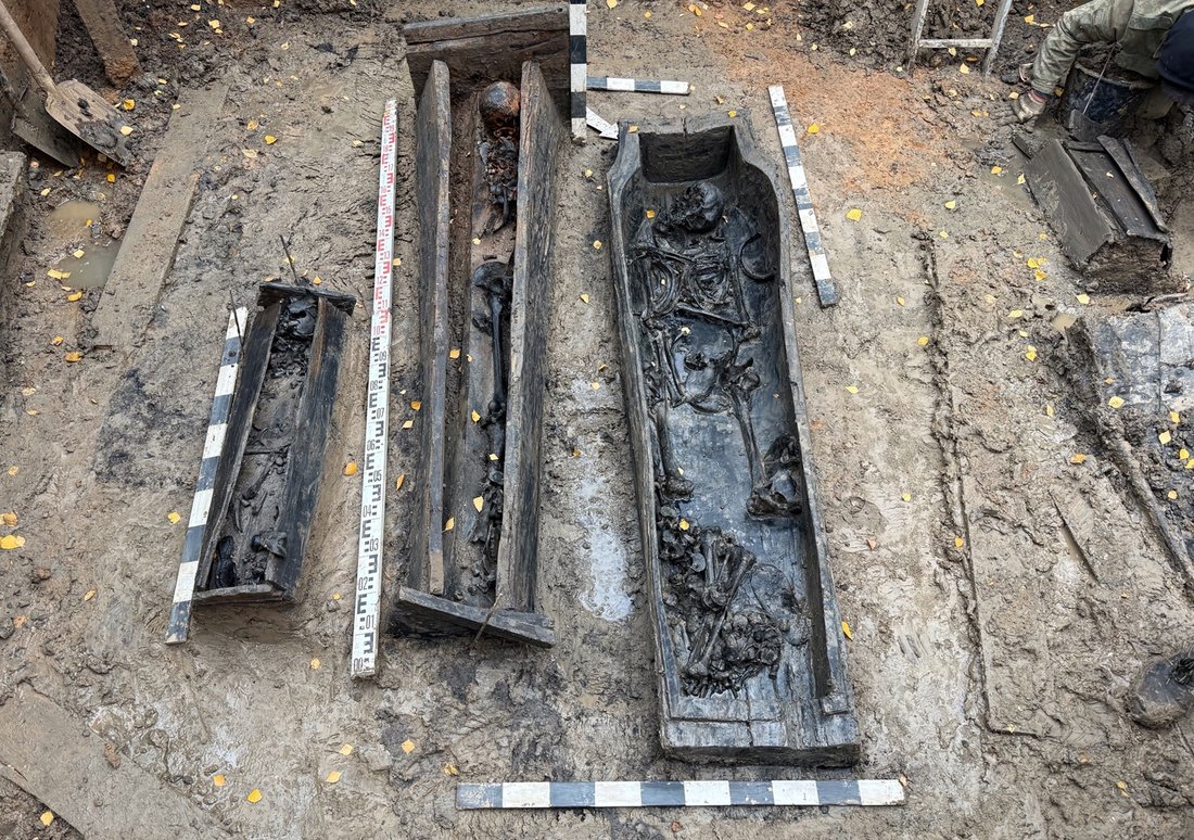 Ранее неизвестный некрополь обнаружили на площади Революции в Вологде Ранее неизвестный некрополь обнаружили на площади Революции в Вологде