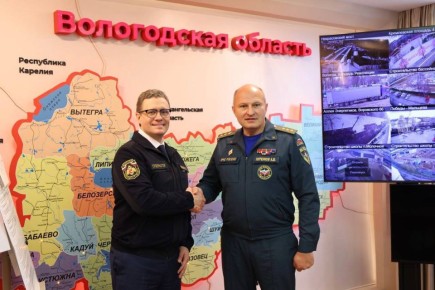 Состоялась рабочая встреча главы МЧС России Александра Куренкова с губернатором Георгием Филимоновым в правительстве Вологодской области