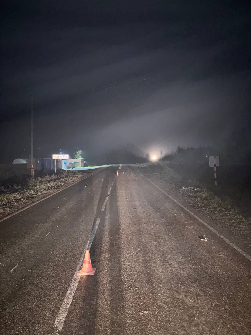 ВАЗ наехал на лежащего на дороге мужчину в Вологодском округе