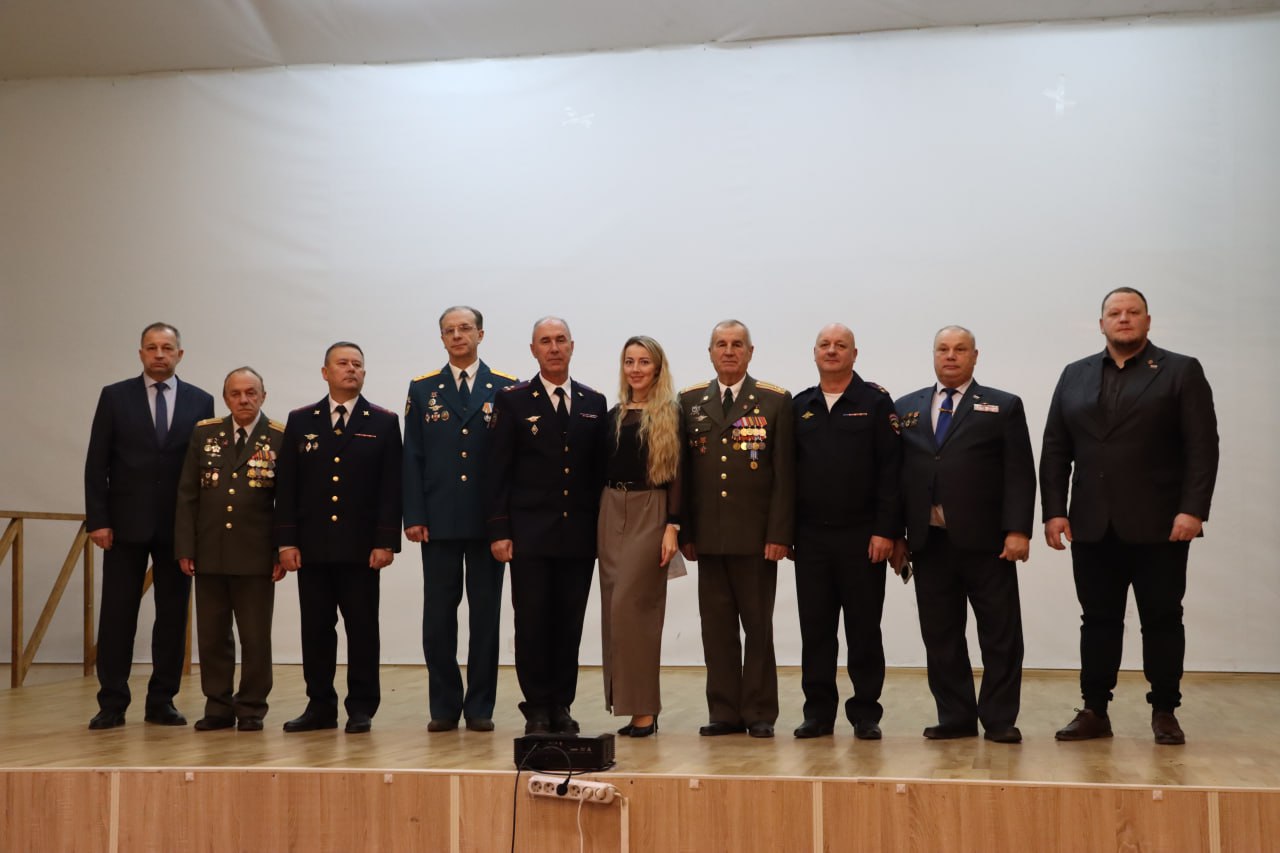 В торжественном мероприятии приняли участие студенты колледжа, обучающиеся по направлениям «Кинология» и «Правоохранительная деятельность» В торжественном мероприятии приняли участие студенты колледжа, обучающиеся по направлениям «Кинология» и «Правоохранительная деятельность»