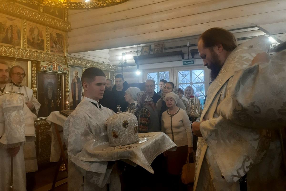 Митрополит Вологодский и Кирилловский Савва освятил храм в честь преподобного Арсения Комельского в поселке Бушуихе Грязовецкого округа