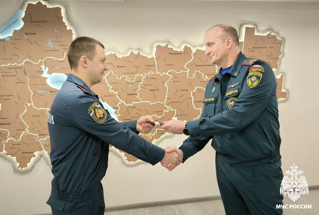 Новая страница службы. Сегодня в зале совещаний Главного управления прошла церемония присвоения первых и очередных офицерских званий Новая страница службы. Сегодня в зале совещаний Главного управления прошла церемония присвоения первых и очередных офицерских званий