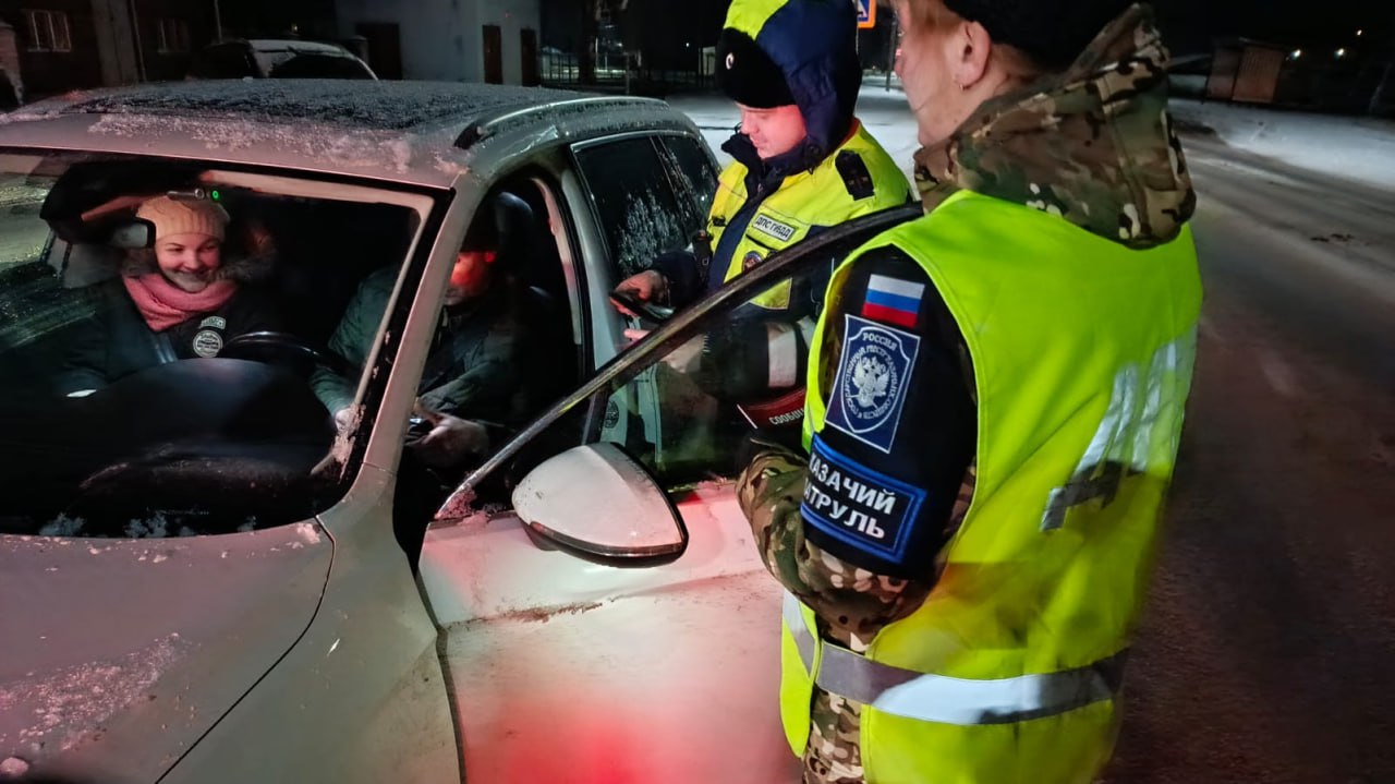 В Кадуе госавтоинспекторы и казаки провели совместное профилактическое мероприятие В Кадуе госавтоинспекторы и казаки провели совместное профилактическое мероприятие