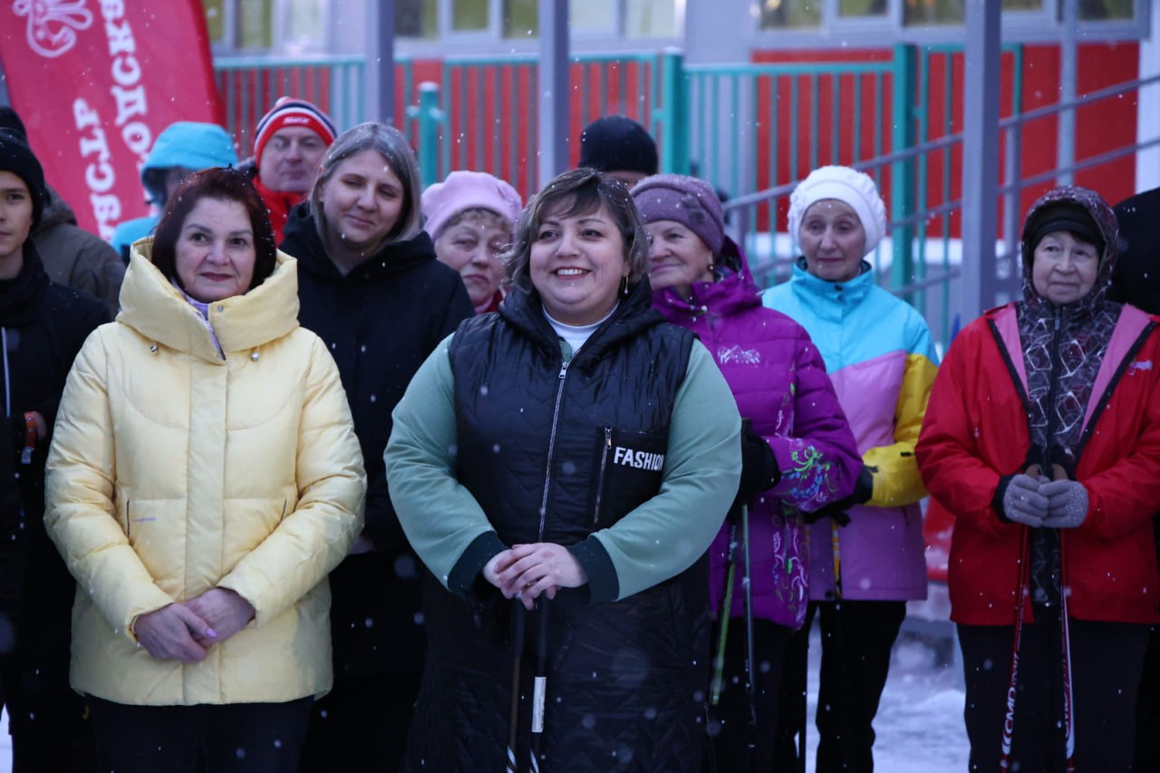 Георгий Филимонов: В Бабаеве открыли новый стадион с современным футбольным полем и беговыми дорожками Георгий Филимонов: В Бабаеве открыли новый стадион с современным футбольным полем и беговыми дорожками