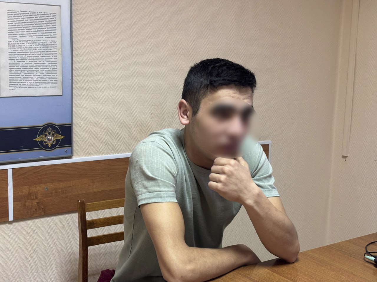 В Череповце полицейские приняли решение о выдворении 5 нелегальных мигрантов В Череповце полицейские приняли решение о выдворении 5 нелегальных мигрантов