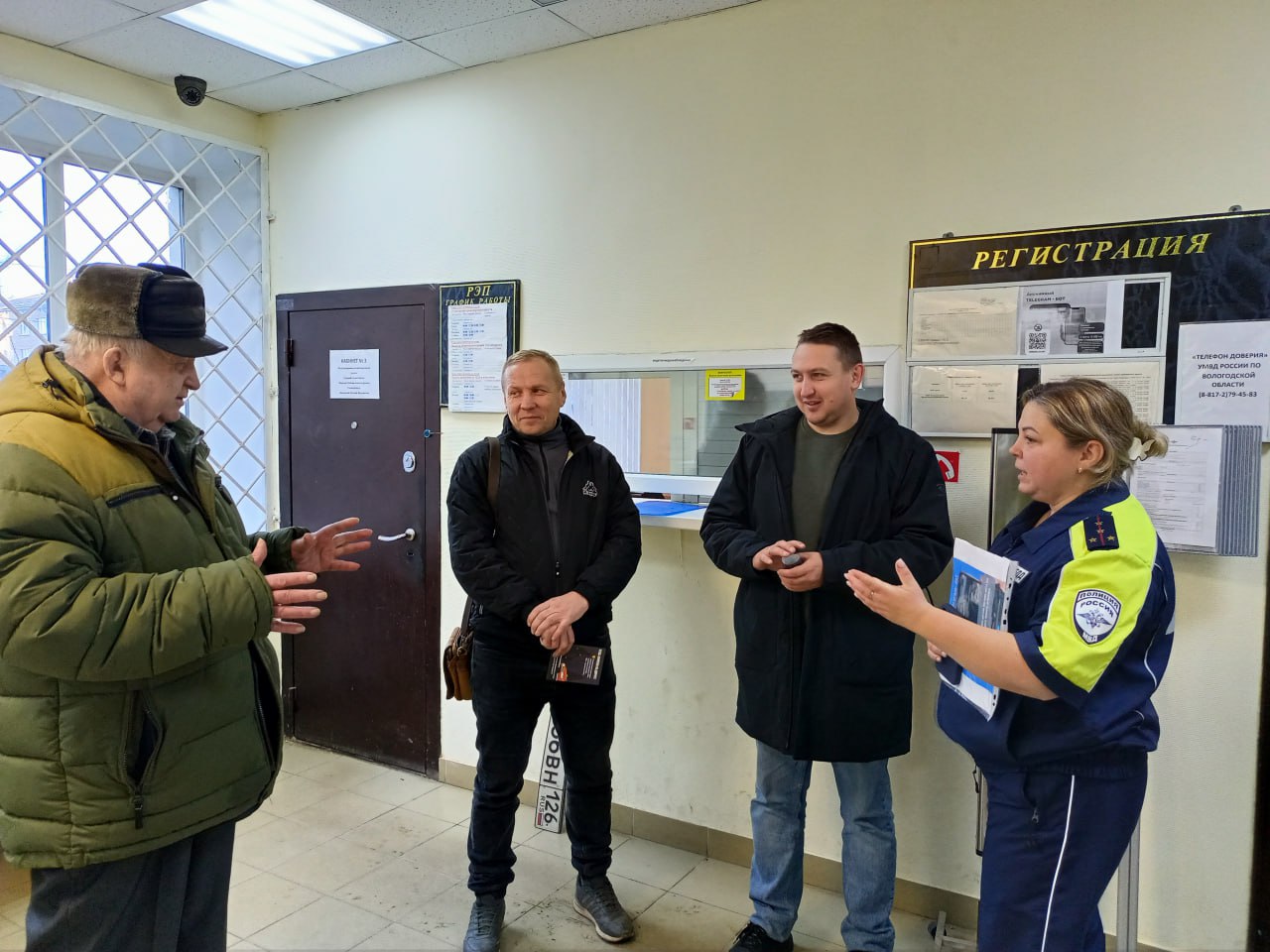 Председатель Общественного совета при ОМВД России «Вытегорский» Сергей Люсков посетил Госавтоинспекцию ОМВД России «Вытегорский» Председатель Общественного совета при ОМВД России «Вытегорский» Сергей Люсков посетил Госавтоинспекцию ОМВД России «Вытегорский»