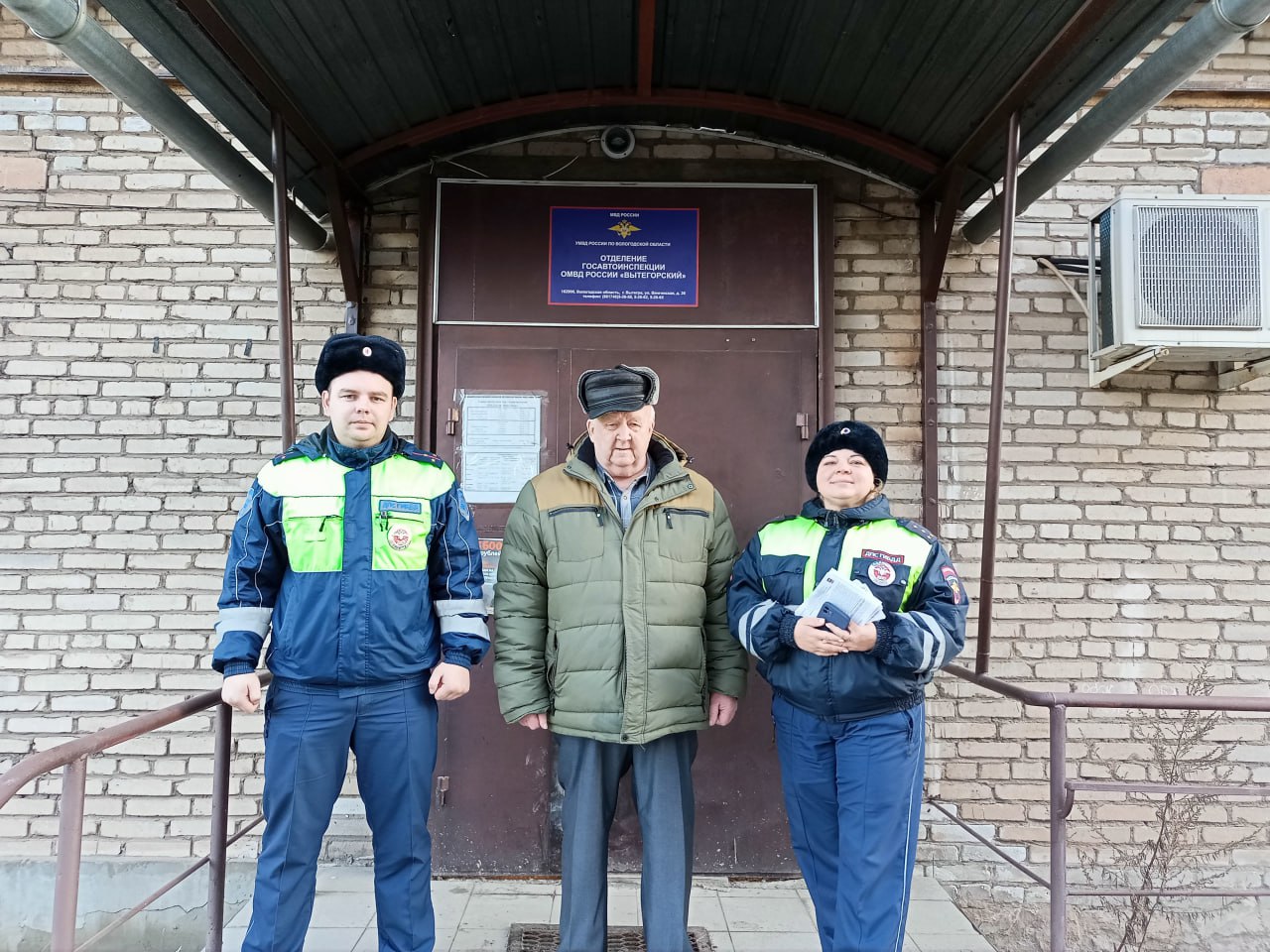Председатель Общественного совета при ОМВД России «Вытегорский» Сергей Люсков посетил Госавтоинспекцию ОМВД России «Вытегорский»