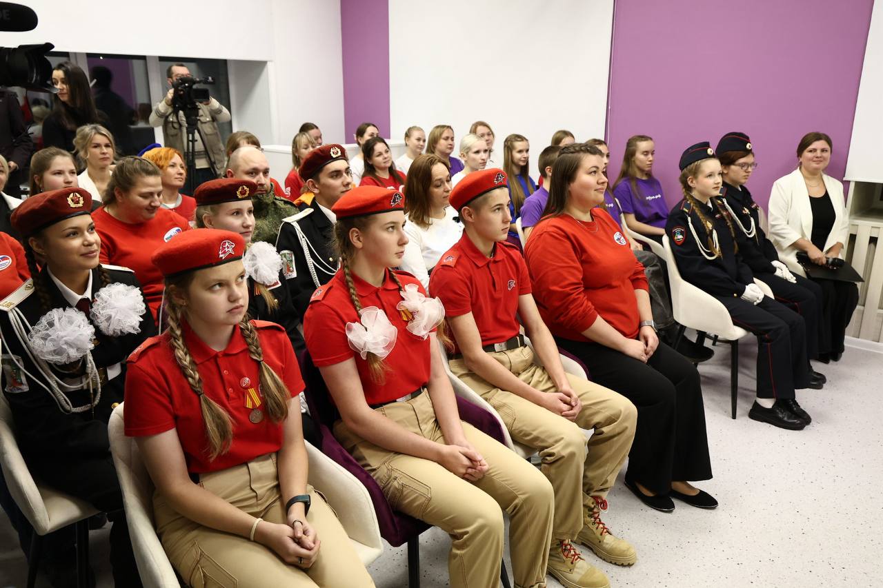 Губернатор Георгий Филимонов открыл в Бабаеве молодежный центр «В точку» Губернатор Георгий Филимонов открыл в Бабаеве молодежный центр «В точку»