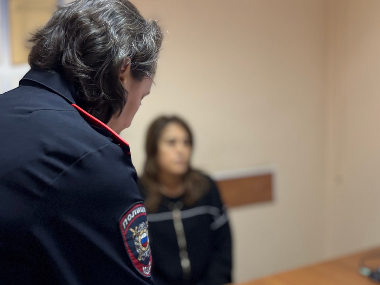 В Череповце полицейские приняли решение о выдворении 5 нелегальных мигрантов В Череповце полицейские приняли решение о выдворении 5 нелегальных мигрантов