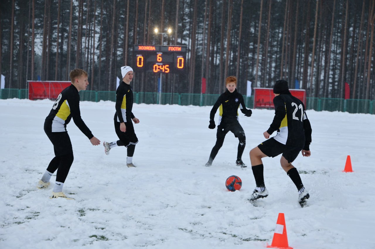 Георгий Филимонов: В Бабаеве открыли новый стадион с современным футбольным полем и беговыми дорожками Георгий Филимонов: В Бабаеве открыли новый стадион с современным футбольным полем и беговыми дорожками
