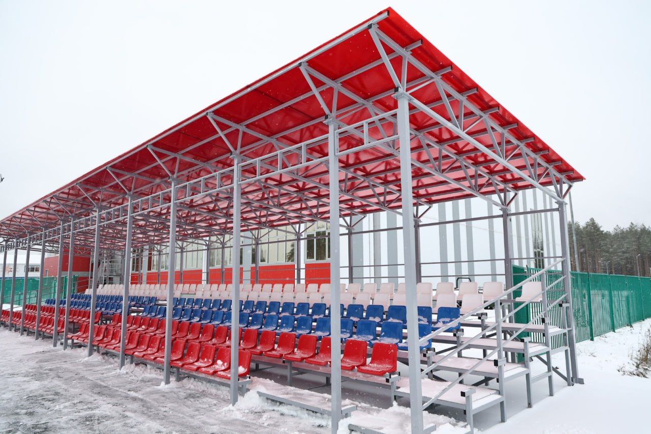 Георгий Филимонов: В Бабаеве открыли новый стадион с современным футбольным полем и беговыми дорожками Георгий Филимонов: В Бабаеве открыли новый стадион с современным футбольным полем и беговыми дорожками